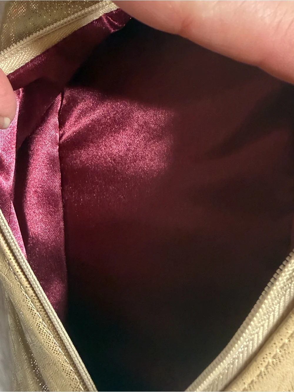 NWOT Mary Kay Gold-Trim Red & Pink Swirl Cosmetic Travel Case